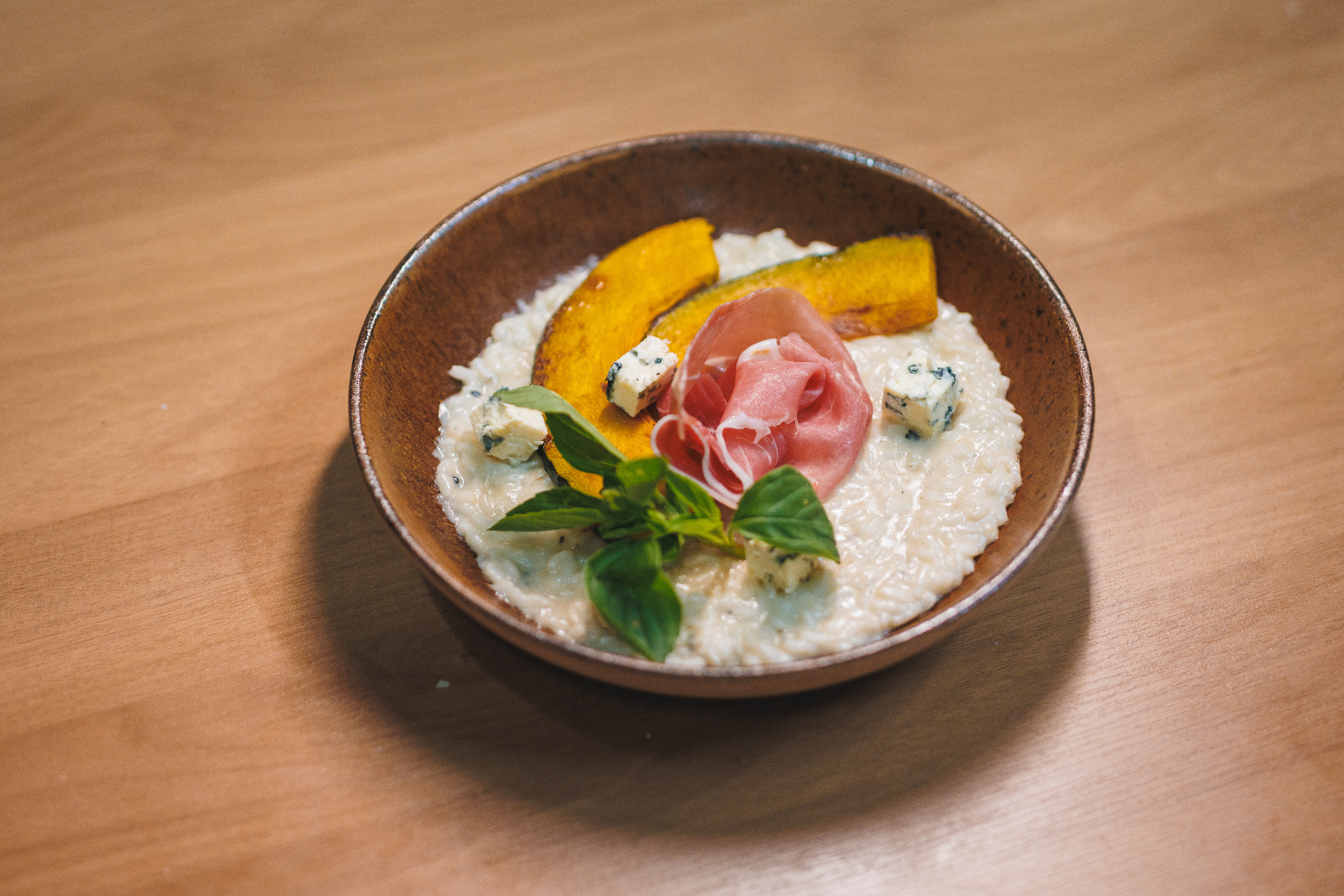 Risoto de Abóbora finalizado com Gorgonzola e Presunto Cru